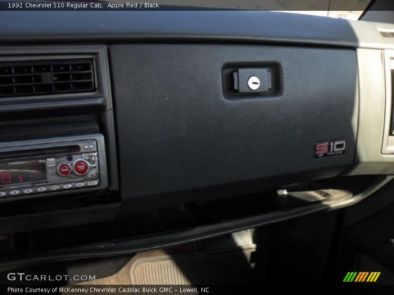 Apple Red / Black 1992 Chevrolet S10 Regular Cab