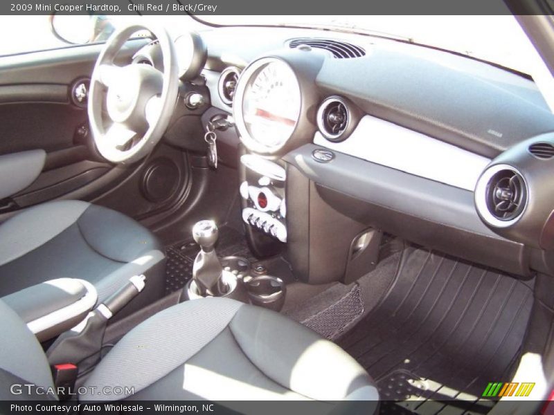 Chili Red / Black/Grey 2009 Mini Cooper Hardtop