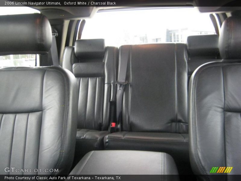Oxford White / Charcoal Black 2006 Lincoln Navigator Ultimate