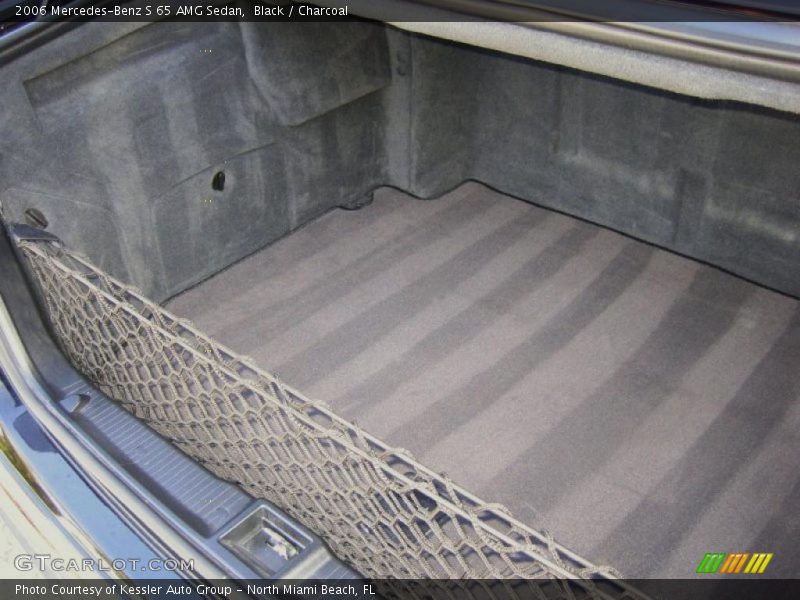  2006 S 65 AMG Sedan Trunk