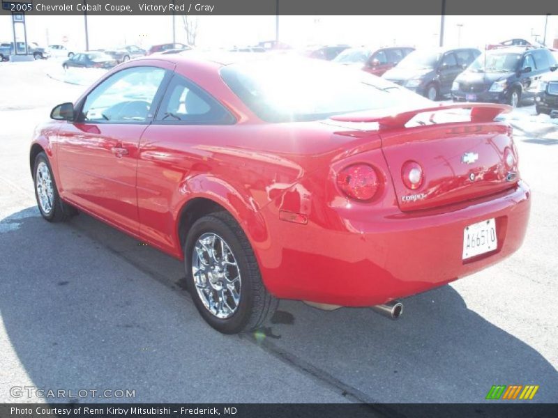 Victory Red / Gray 2005 Chevrolet Cobalt Coupe