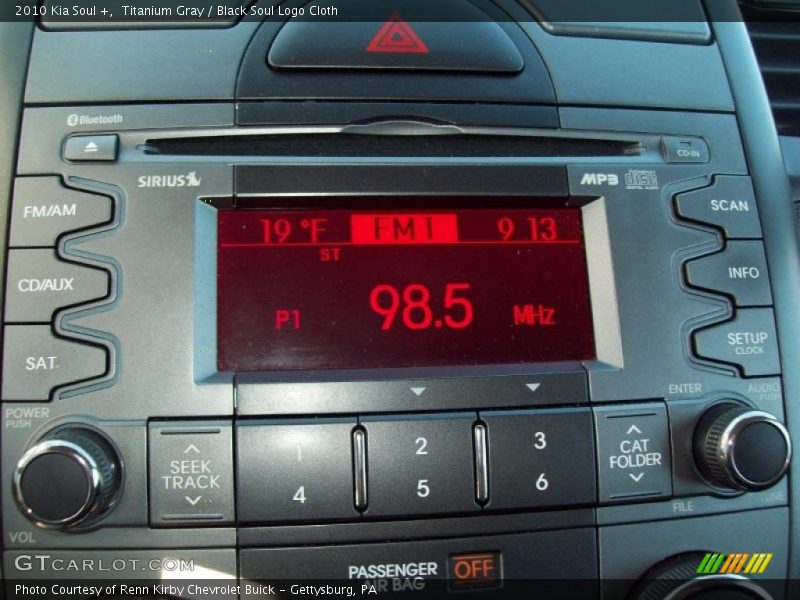 Titanium Gray / Black Soul Logo Cloth 2010 Kia Soul +