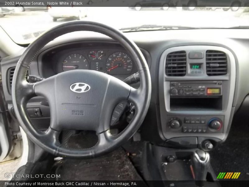 Noble White / Black 2002 Hyundai Sonata