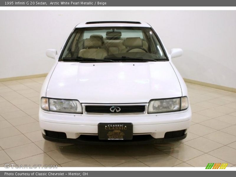Arctic White Pearl Metallic / Beige 1995 Infiniti G 20 Sedan