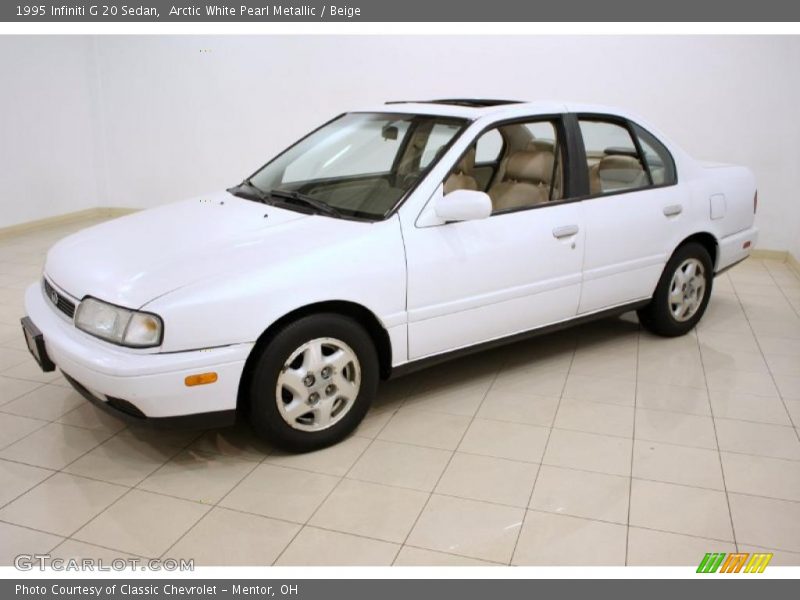 Arctic White Pearl Metallic / Beige 1995 Infiniti G 20 Sedan