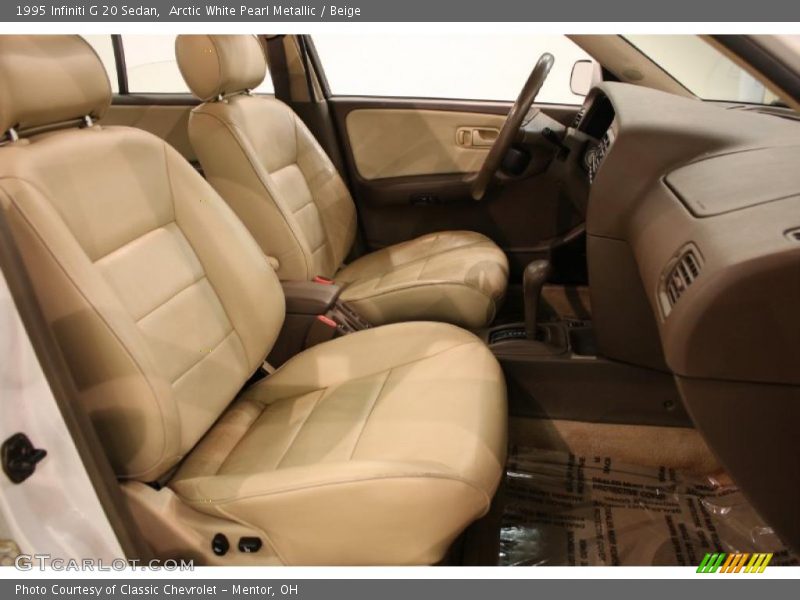 Arctic White Pearl Metallic / Beige 1995 Infiniti G 20 Sedan