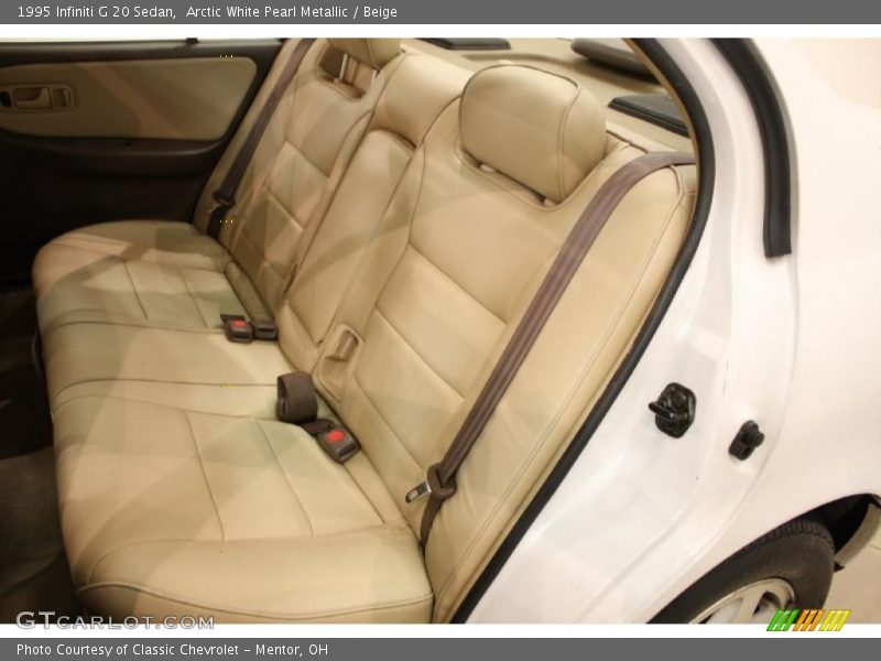 Arctic White Pearl Metallic / Beige 1995 Infiniti G 20 Sedan