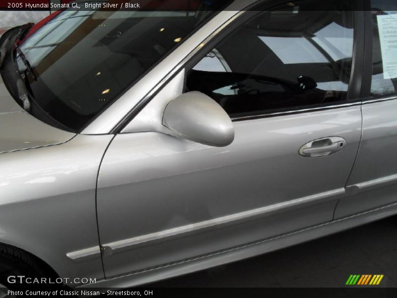 Bright Silver / Black 2005 Hyundai Sonata GL