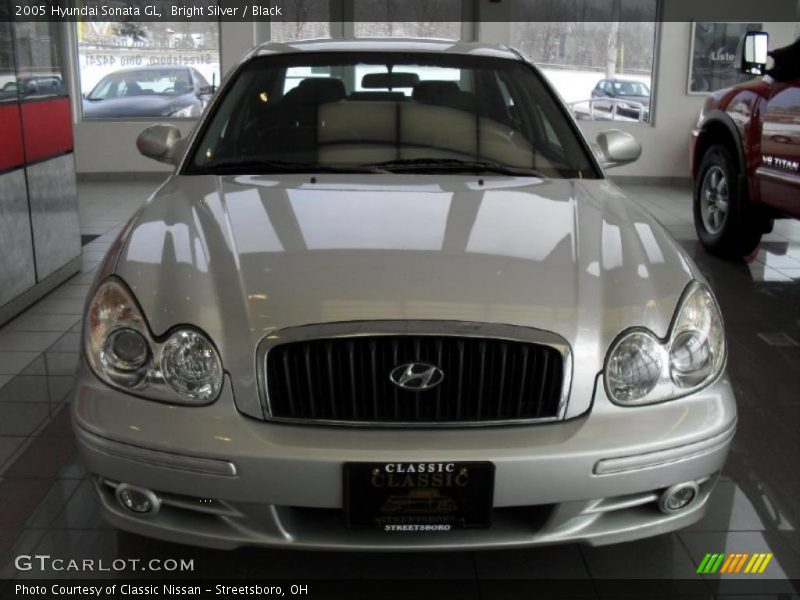 Bright Silver / Black 2005 Hyundai Sonata GL