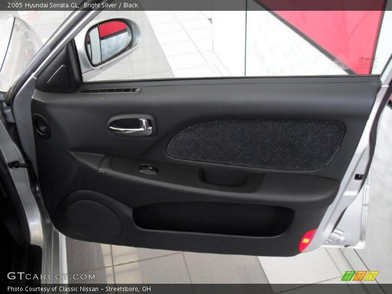 Bright Silver / Black 2005 Hyundai Sonata GL
