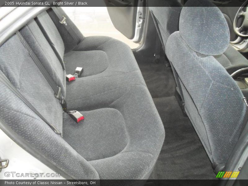 Bright Silver / Black 2005 Hyundai Sonata GL