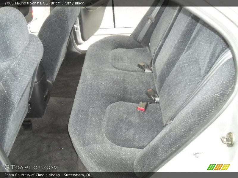 Bright Silver / Black 2005 Hyundai Sonata GL