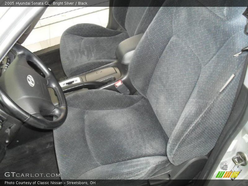 Bright Silver / Black 2005 Hyundai Sonata GL