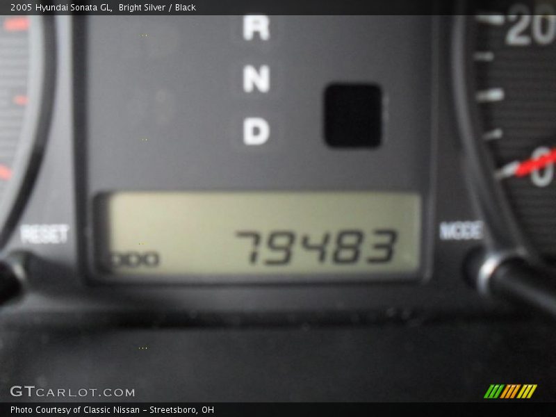 Bright Silver / Black 2005 Hyundai Sonata GL