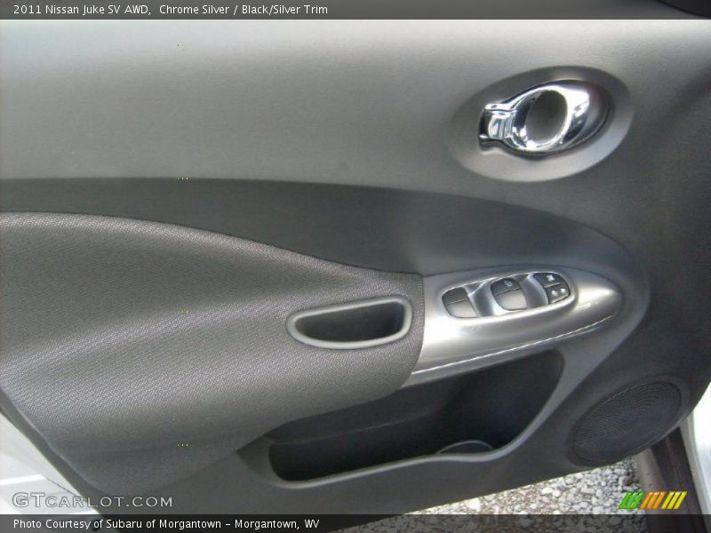 Chrome Silver / Black/Silver Trim 2011 Nissan Juke SV AWD