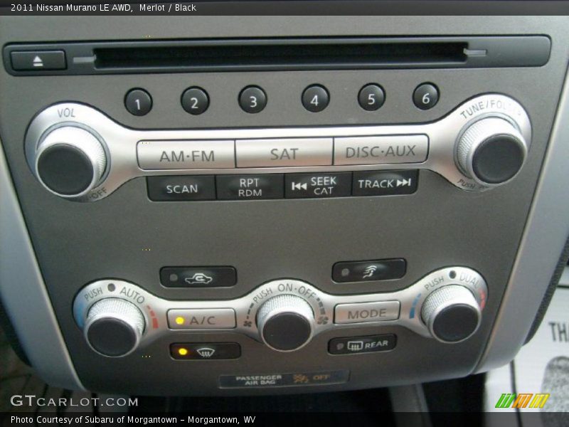 Controls of 2011 Murano LE AWD