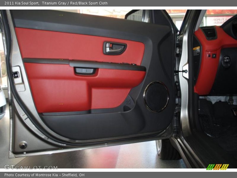Titanium Gray / Red/Black Sport Cloth 2011 Kia Soul Sport