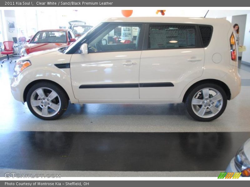 Clear White / Sand/Black Premium Leather 2011 Kia Soul !