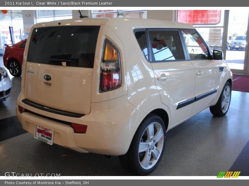 Clear White / Sand/Black Premium Leather 2011 Kia Soul !
