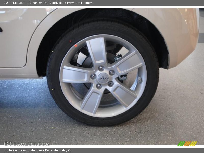 Clear White / Sand/Black Premium Leather 2011 Kia Soul !