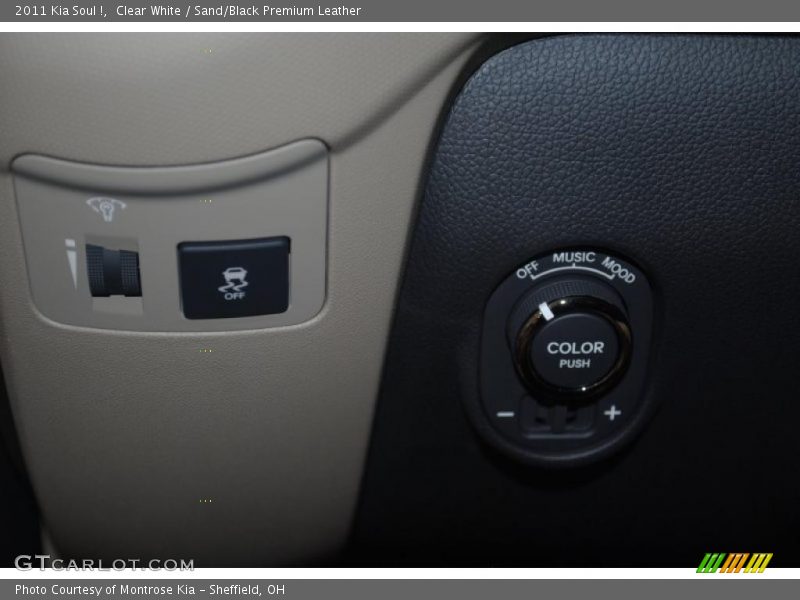 Clear White / Sand/Black Premium Leather 2011 Kia Soul !