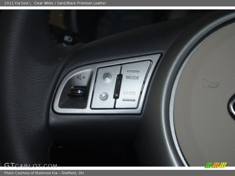 Clear White / Sand/Black Premium Leather 2011 Kia Soul !
