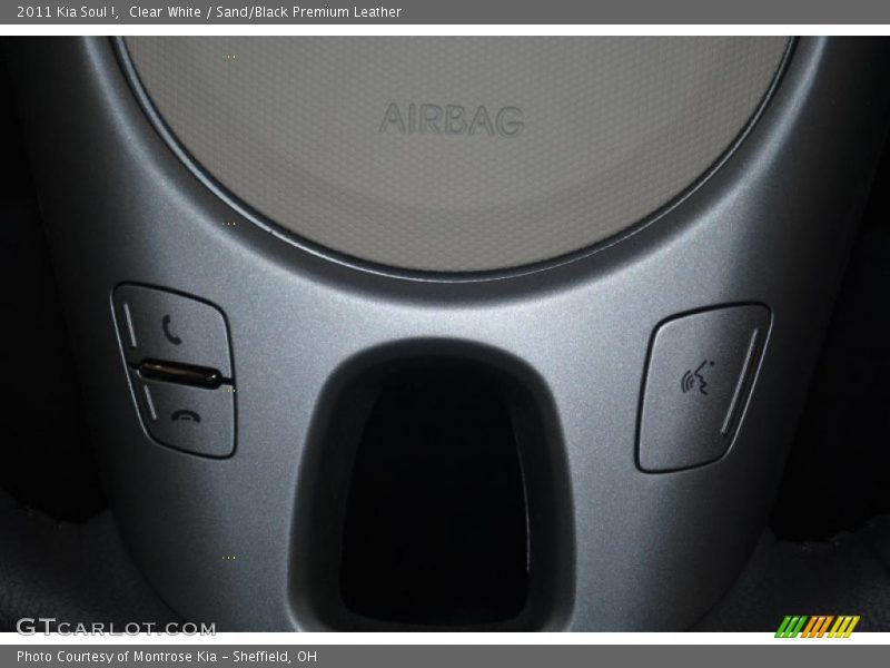 Clear White / Sand/Black Premium Leather 2011 Kia Soul !