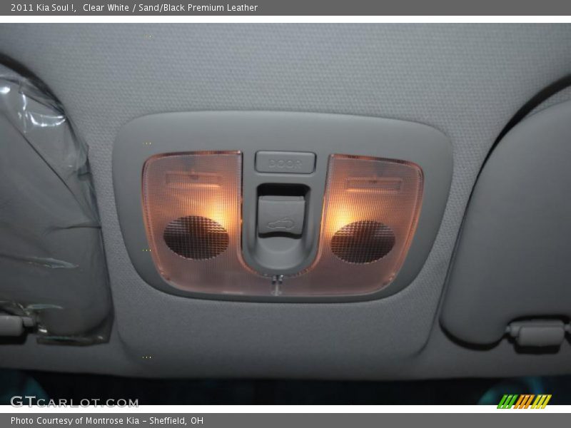 Clear White / Sand/Black Premium Leather 2011 Kia Soul !