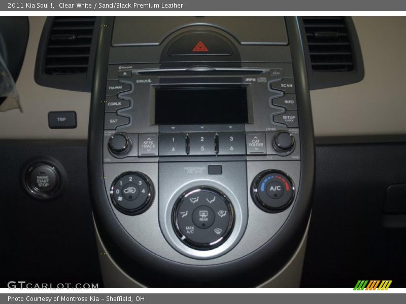 Clear White / Sand/Black Premium Leather 2011 Kia Soul !
