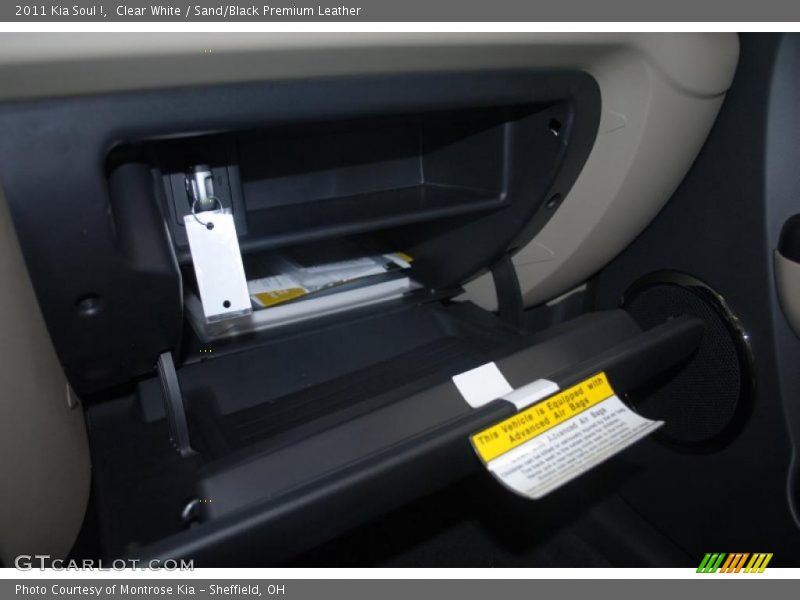 Clear White / Sand/Black Premium Leather 2011 Kia Soul !
