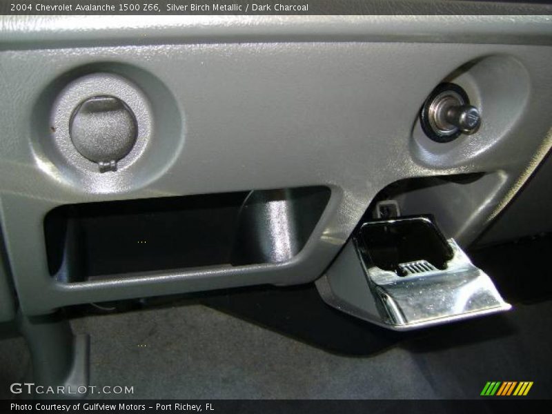 Silver Birch Metallic / Dark Charcoal 2004 Chevrolet Avalanche 1500 Z66