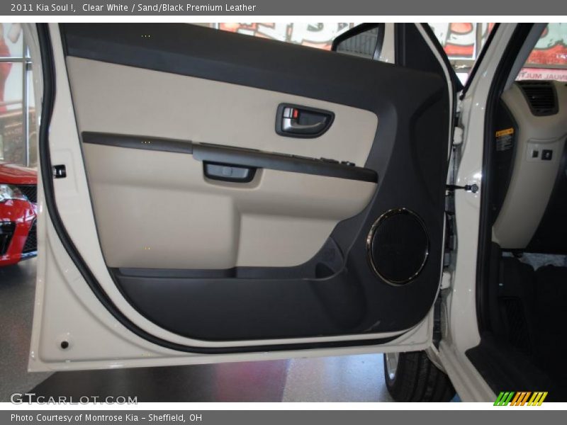 Clear White / Sand/Black Premium Leather 2011 Kia Soul !
