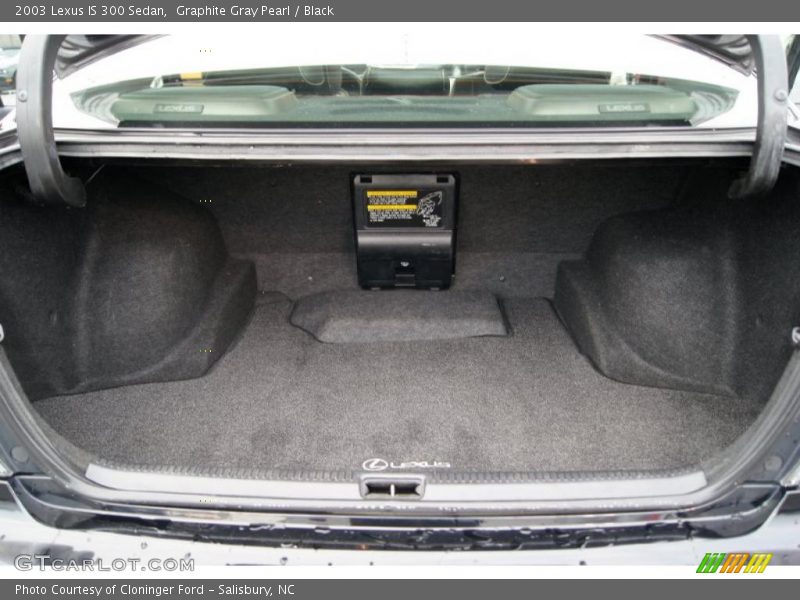  2003 IS 300 Sedan Trunk