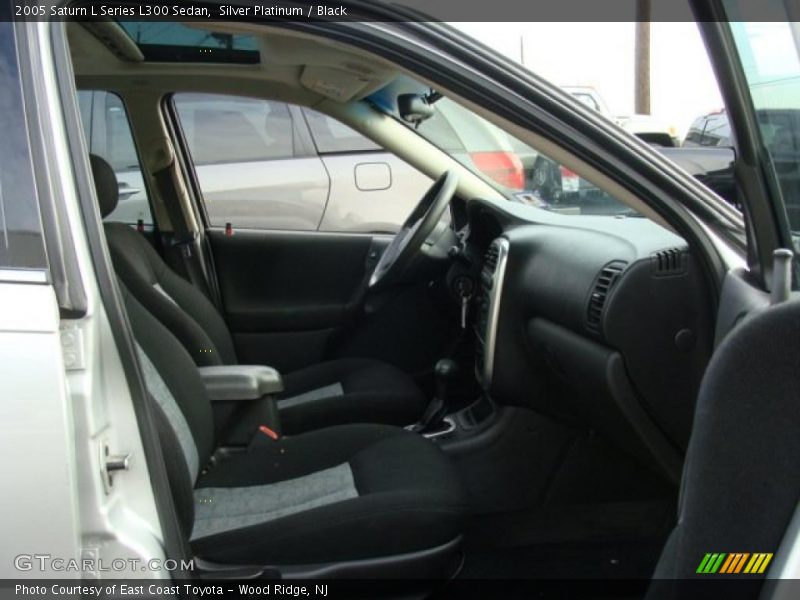 Silver Platinum / Black 2005 Saturn L Series L300 Sedan