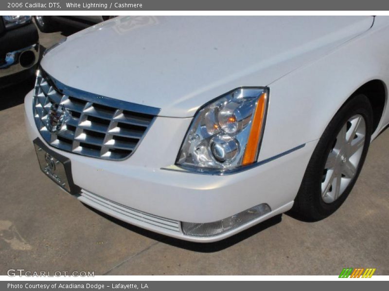White Lightning / Cashmere 2006 Cadillac DTS
