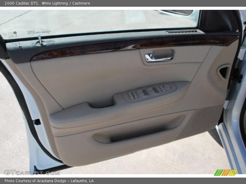White Lightning / Cashmere 2006 Cadillac DTS