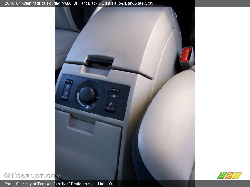 Brilliant Black / Light Taupe/Dark Slate Gray 2006 Chrysler Pacifica Touring AWD