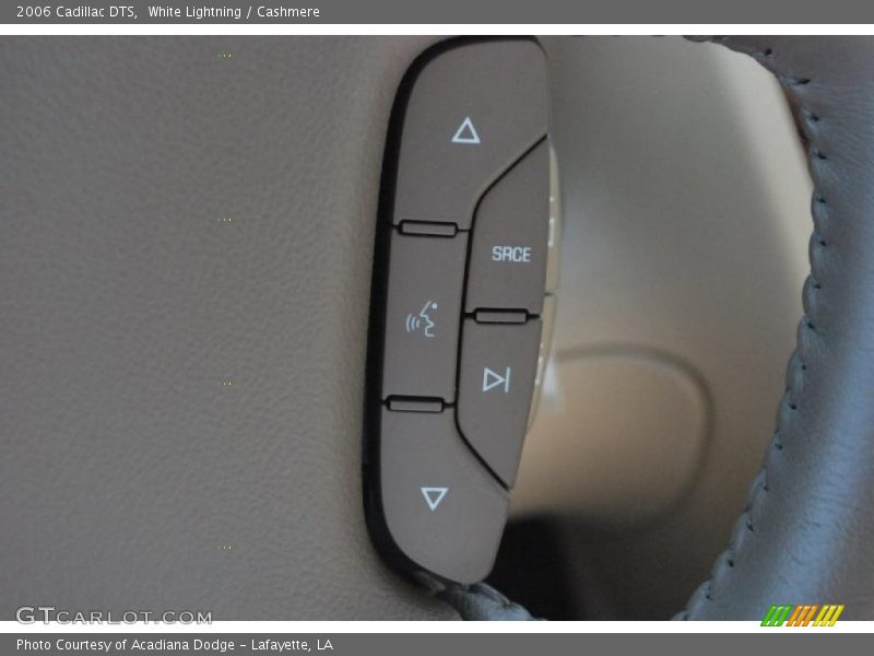 White Lightning / Cashmere 2006 Cadillac DTS