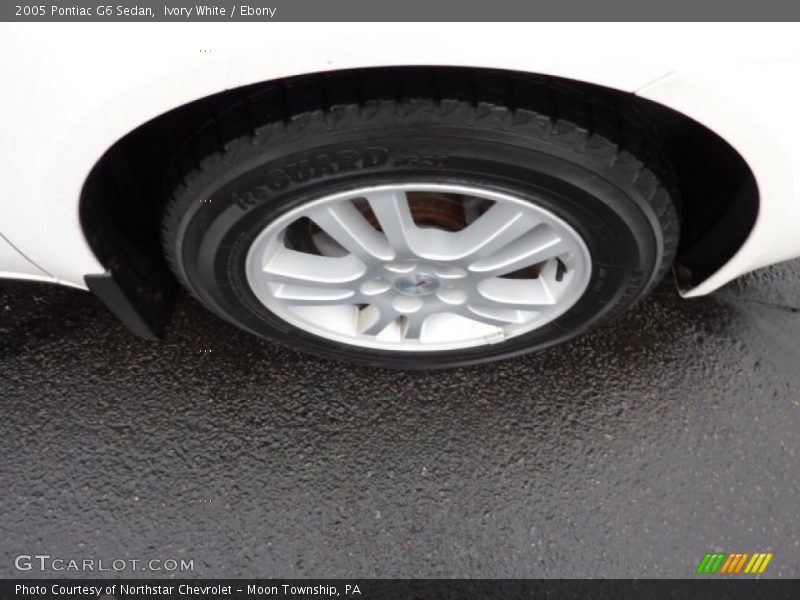 Ivory White / Ebony 2005 Pontiac G6 Sedan