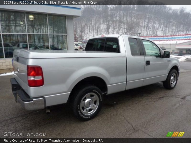 Silver Metallic / Medium Flint Grey 2005 Ford F150 XLT SuperCab