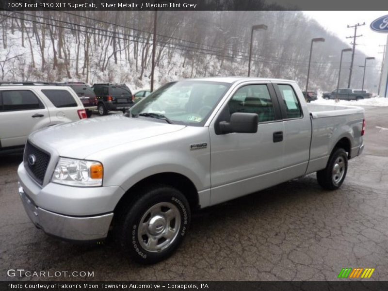 Silver Metallic / Medium Flint Grey 2005 Ford F150 XLT SuperCab