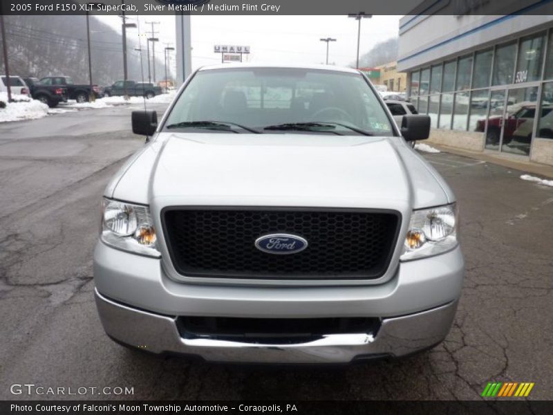Silver Metallic / Medium Flint Grey 2005 Ford F150 XLT SuperCab