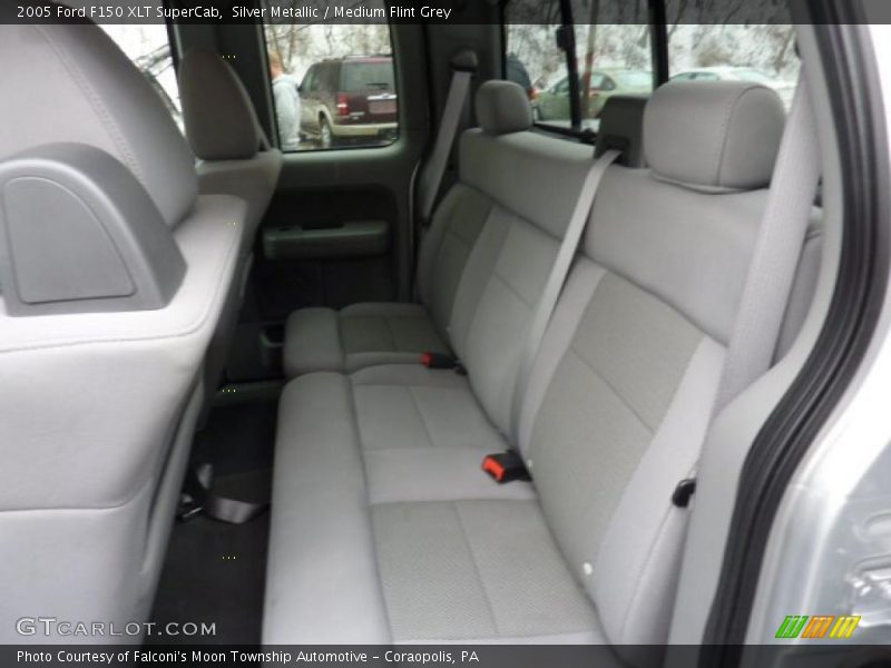 Silver Metallic / Medium Flint Grey 2005 Ford F150 XLT SuperCab