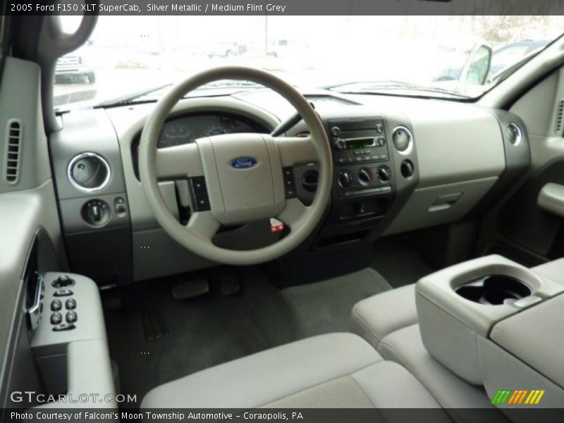 Silver Metallic / Medium Flint Grey 2005 Ford F150 XLT SuperCab