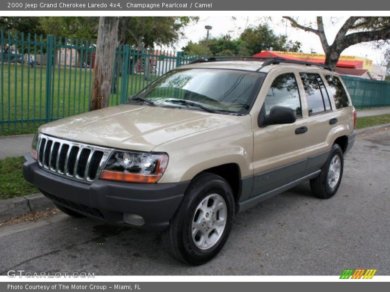 Champagne Pearlcoat / Camel 2000 Jeep Grand Cherokee Laredo 4x4