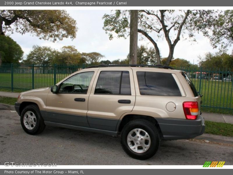 Champagne Pearlcoat / Camel 2000 Jeep Grand Cherokee Laredo 4x4