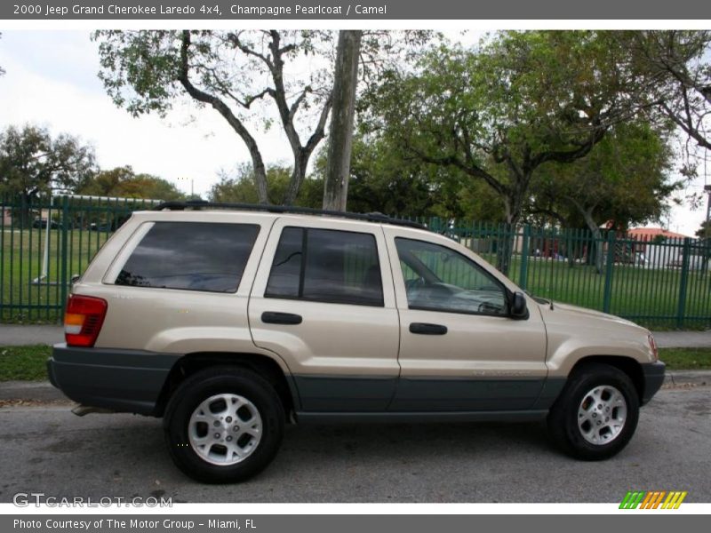 Champagne Pearlcoat / Camel 2000 Jeep Grand Cherokee Laredo 4x4