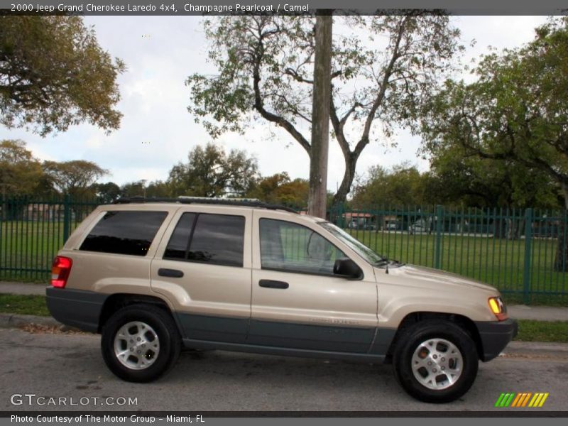Champagne Pearlcoat / Camel 2000 Jeep Grand Cherokee Laredo 4x4