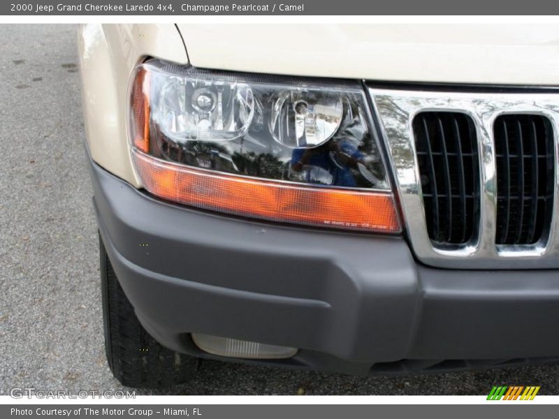 Champagne Pearlcoat / Camel 2000 Jeep Grand Cherokee Laredo 4x4