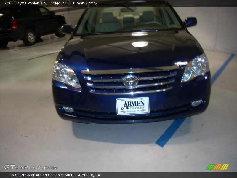 Indigo Ink Blue Pearl / Ivory 2005 Toyota Avalon XLS